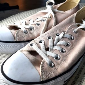 Women's size 9 Converse